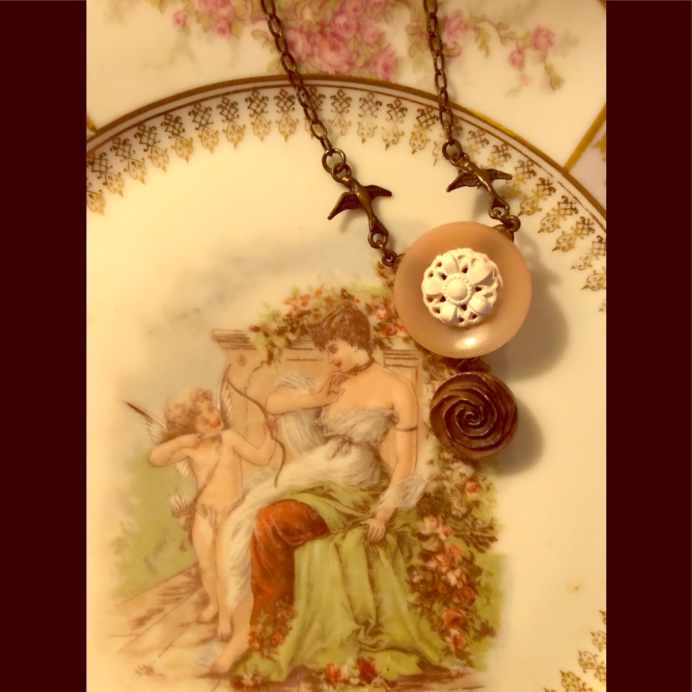 Vintage inspired Necklace 🕊👼🏼🕊